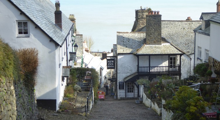 b_013_104_Clovelly_Upnadown_Street
