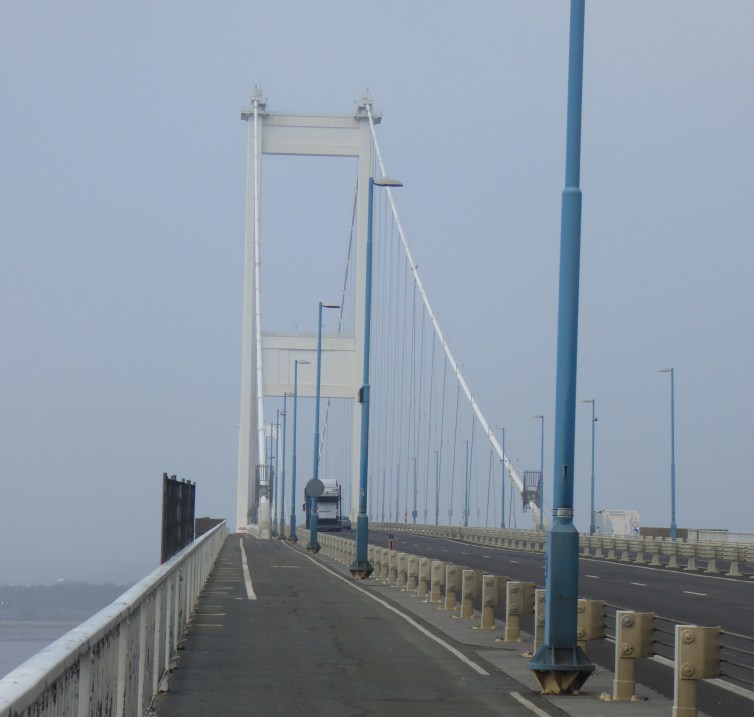 b_024_012_Severn_Bridge_M48