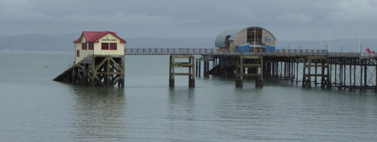 b_031_116_Mumbles_PierAndLifeboatStation