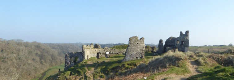 b_032_038_Pennard_Castle