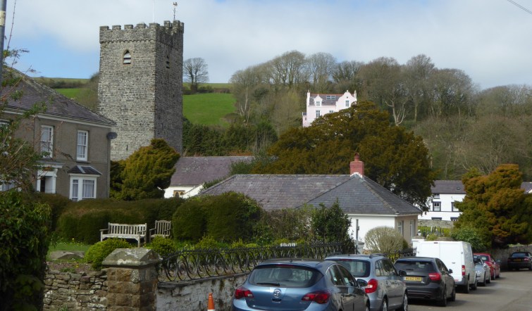 b_037_048_Llansteffan_Village