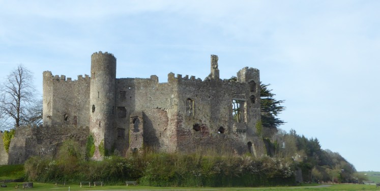 b_038_076_Laugharne_Castle