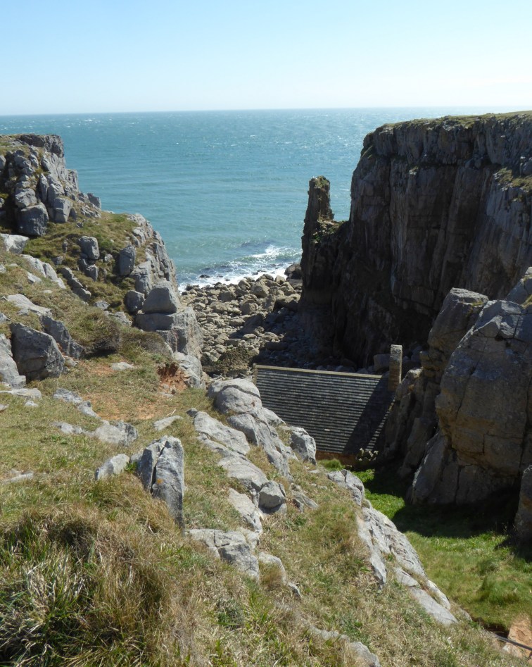 b_041_037_Elegug_Stacks