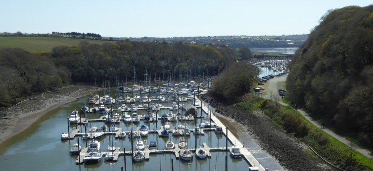 b_043_092_Neyland_Marina