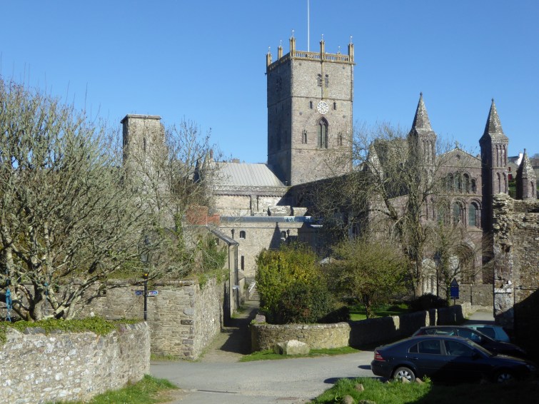 b_048_026_StDavids_Cathedral
