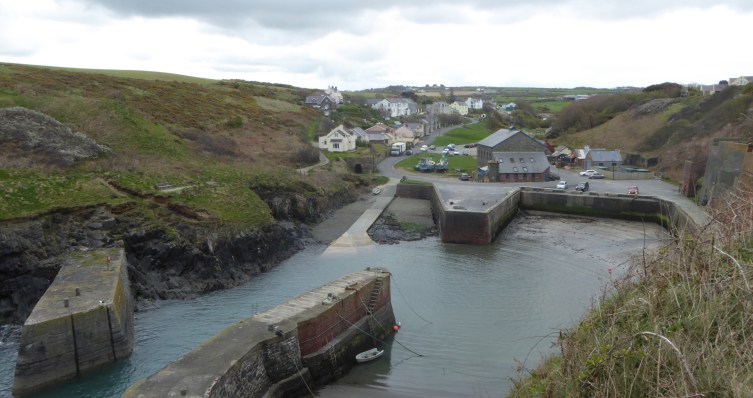 b_049_046_Porthgain_Harbour