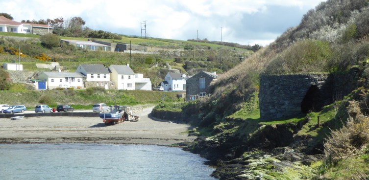 b_049_061_Abercastle_Quay