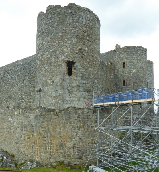 b_060_147_Harlech_Castle