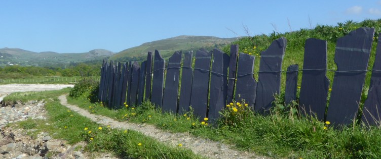 b_068_317_Llanfairfechan_Sl;ate_Fence
