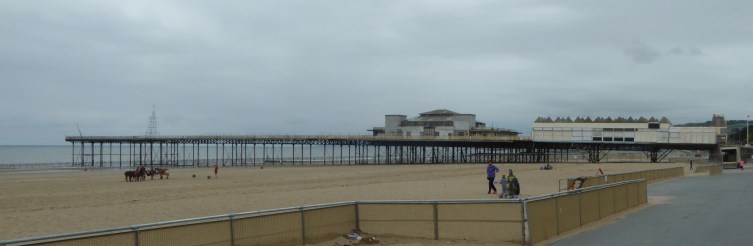 b_070_052_Colwyn_Bay_Beach