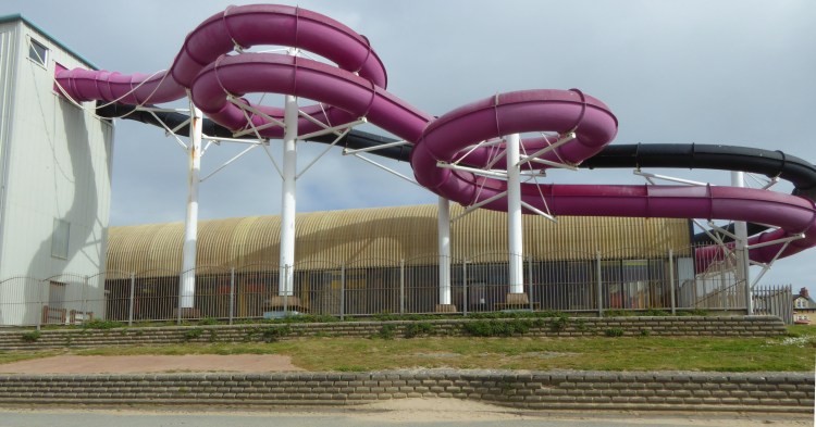 b_070_067_Rhyl_Water_Centre