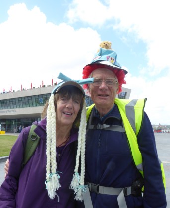 b_075_007_Liverpool_TonyChristine_Silly_Hat