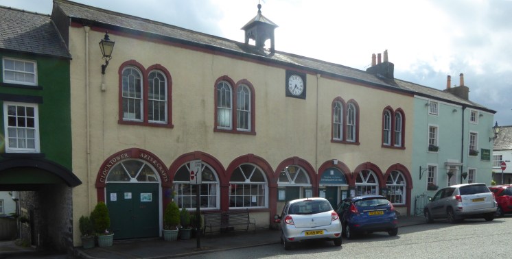 b_087_146_BroughtonInFurness_TownCentre