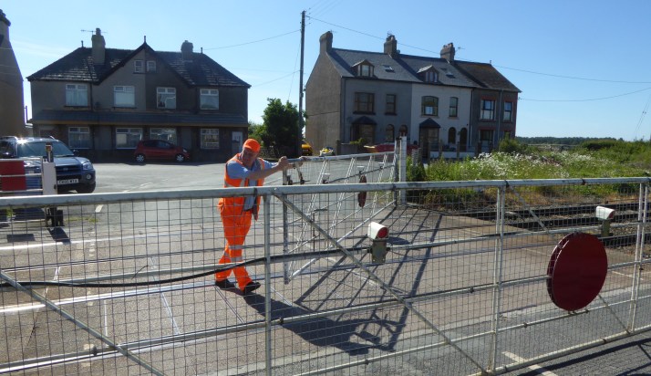b_088_172_Bootle_OldLevelCrossing