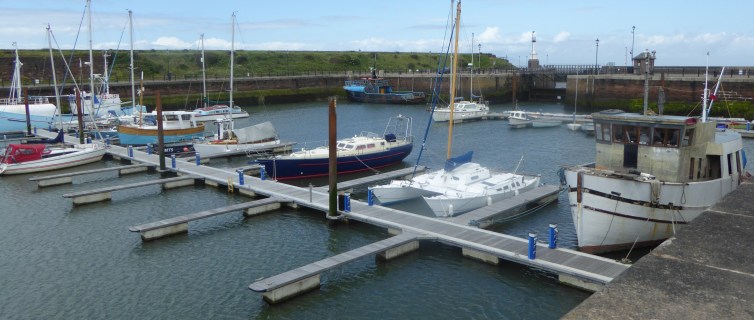 b_091_060_Maryport_Marina