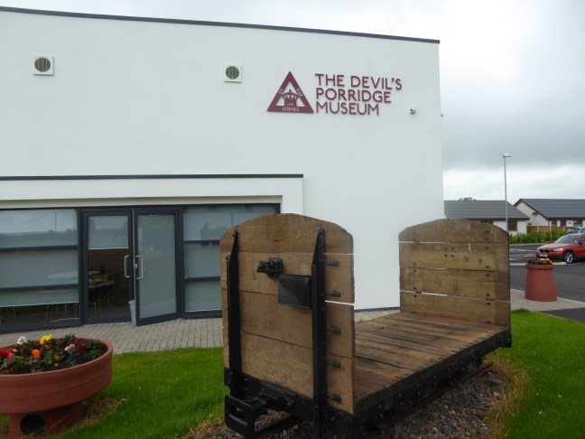 b_095_006_Eastriggs_DevilsPoridgeMuseum