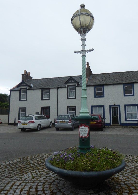 b_099_136_Rerrick_JubileeLamp