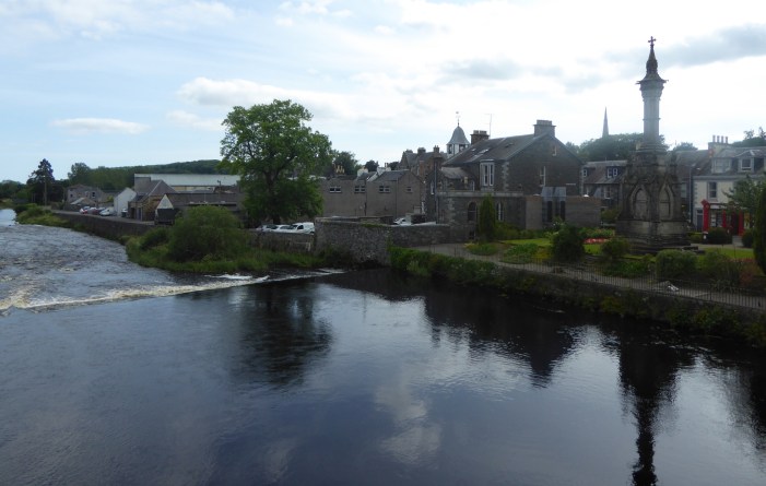 b_102_225_NewtonStewart_RiverCree