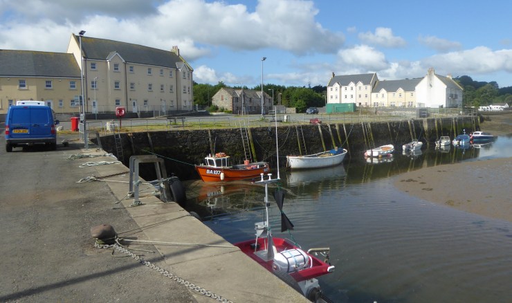 b_104_254_Garlieston_Harbour