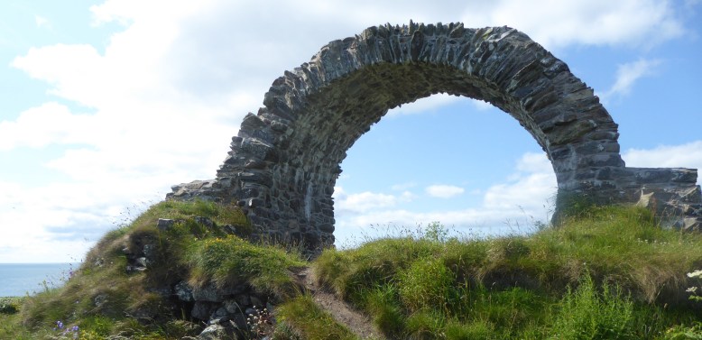 b_104_261_CruggletonCastle_Ruins