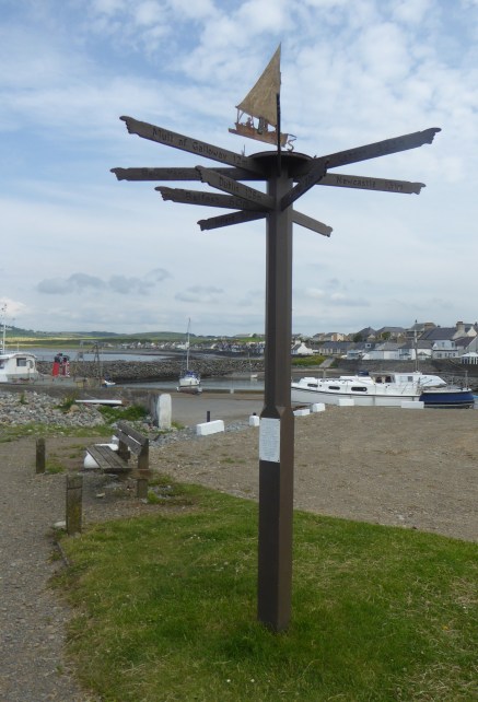 b_105_011_PortWilliam_Signpost