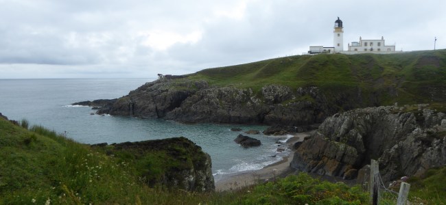 b_109_104_Portamaggie_Lighthouse