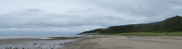 b_114_222_CulzeanBay_ViewAlongCoast