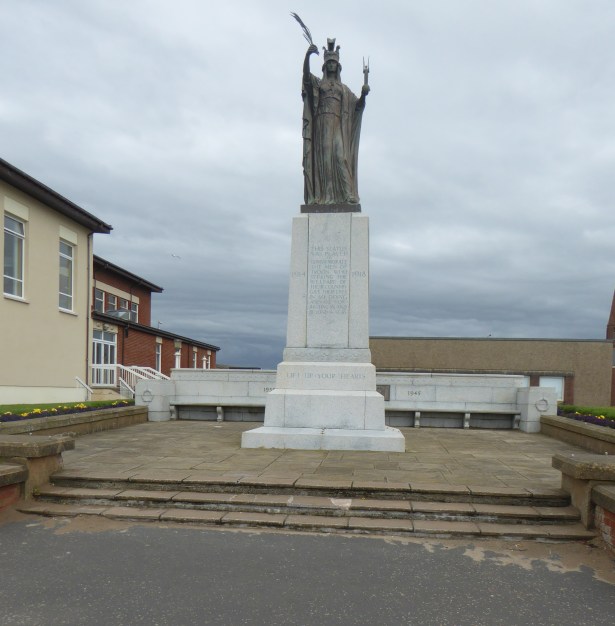 b_115_254_Troon_WarMemorial
