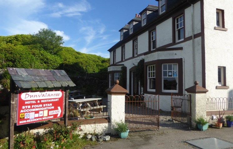 b_120_067_PortRigh_DunvalanreeHotel