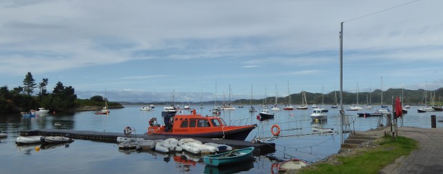 b_127_224_Crinan_Harbour