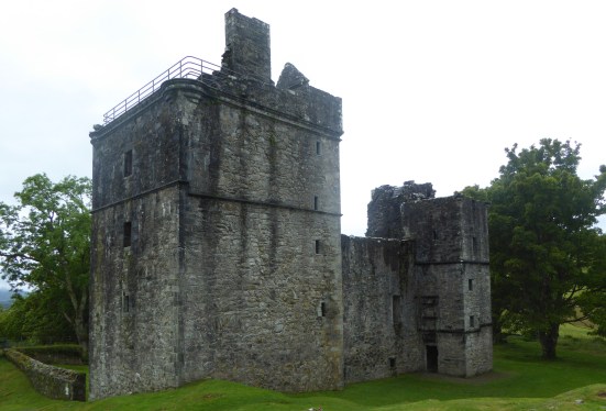 b_128_269_Kilmartin_CarasserieCastle