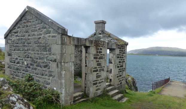 b_128_278_PortnanAthlaich_Cottage