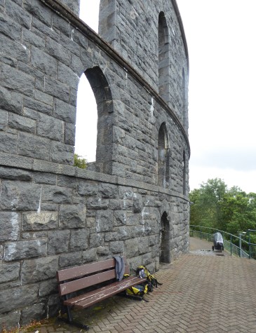 b_131_042_Oban_McCaigsTower