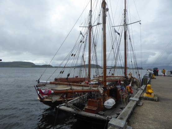 b_131_049_Oban_MastedSailingBoat