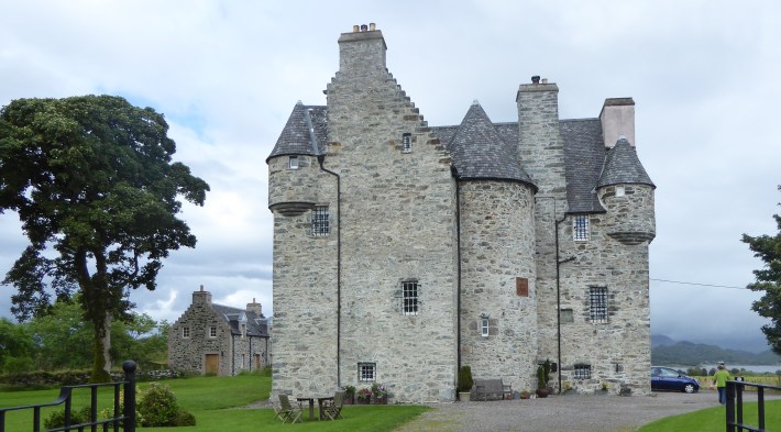 b_132_091_Barcaldine_Castle