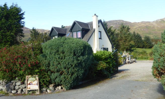 b_152_186_Ardelve_BakersHouse