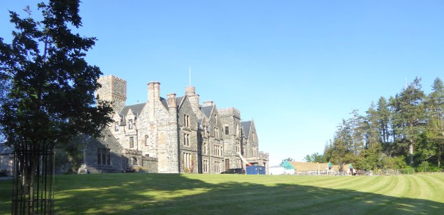 b_153_225_Duncraig_Castle