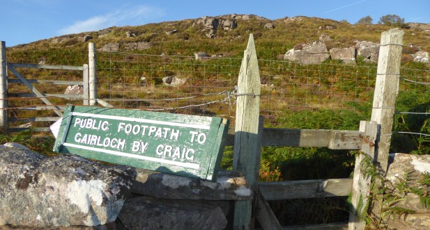 b_159_150_Craig_FootpathSign