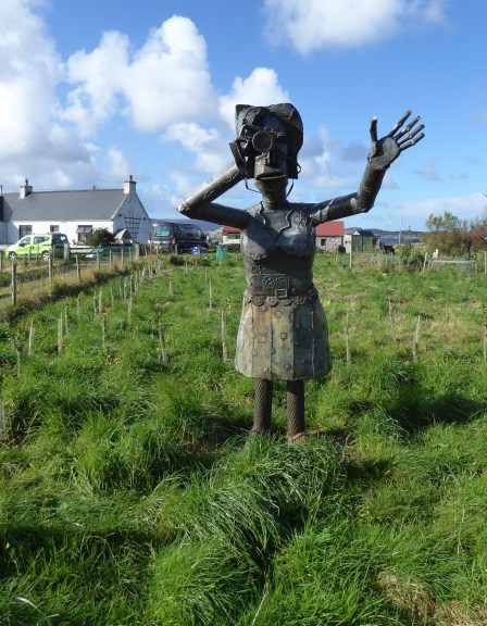 b_163_235_MellonCharles_MetalScarecrow