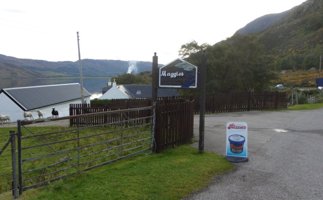 b_165_031_Camusnagaul_MaggiesCafe