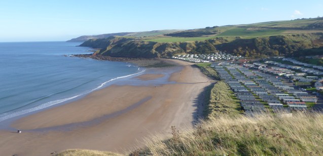 b_254_106_PeaseSands_BayAndCaravans