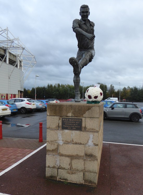 b_264_305_Middlesbrough_WilfMannion