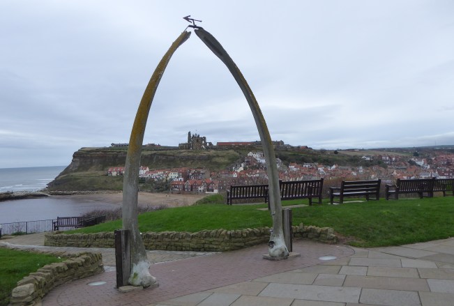 b_267_348_Whitby_WhaleboneArch